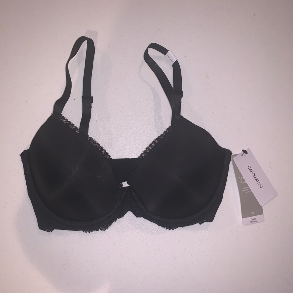 Calvin Klein Elegant Lace trimmed Black Bra
